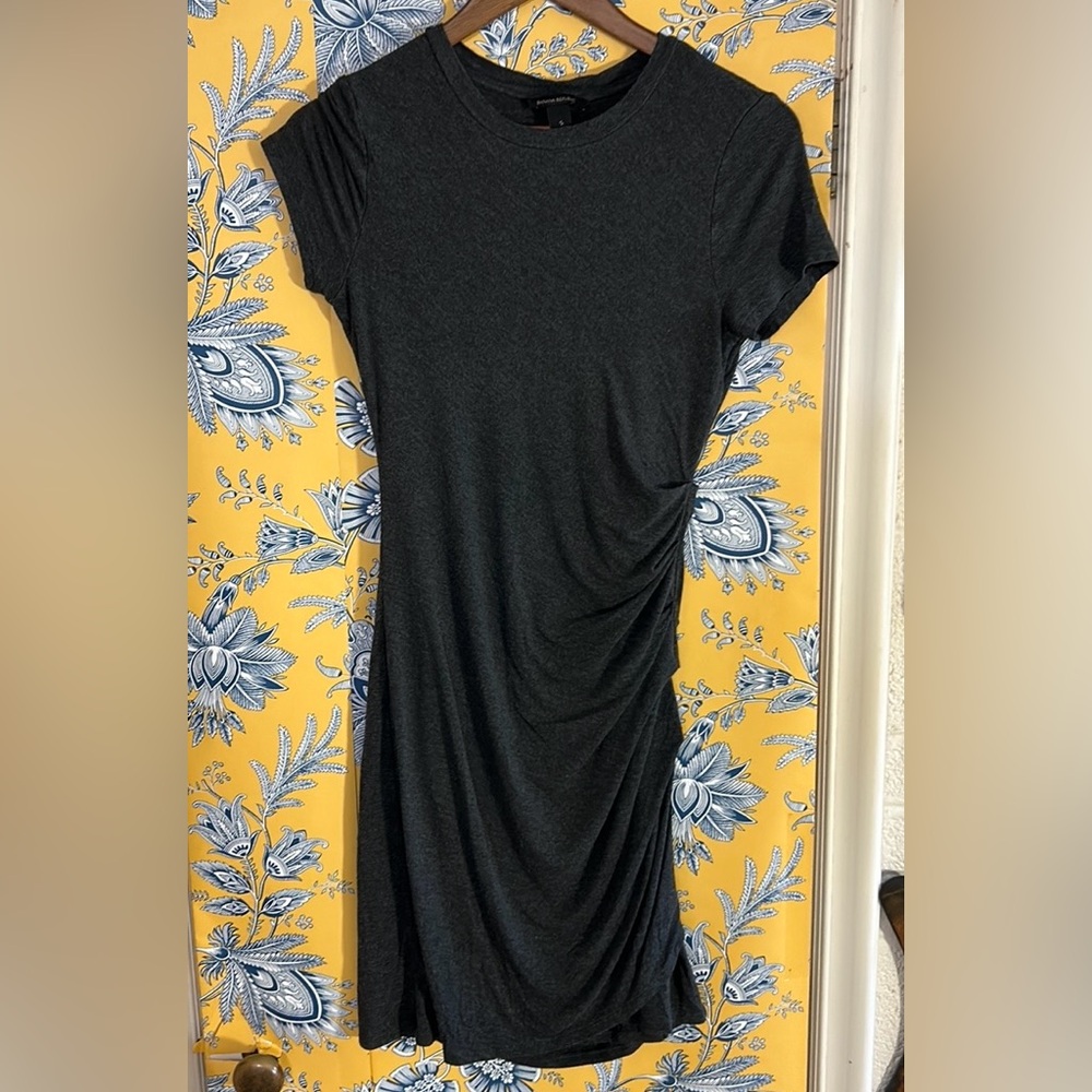 BANANA REPUBLIC S short sleeve gray ruched waist jersey midi dress